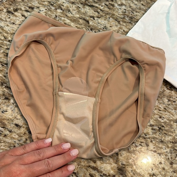 Low Rise Nude Panty - Picture 6 of 7